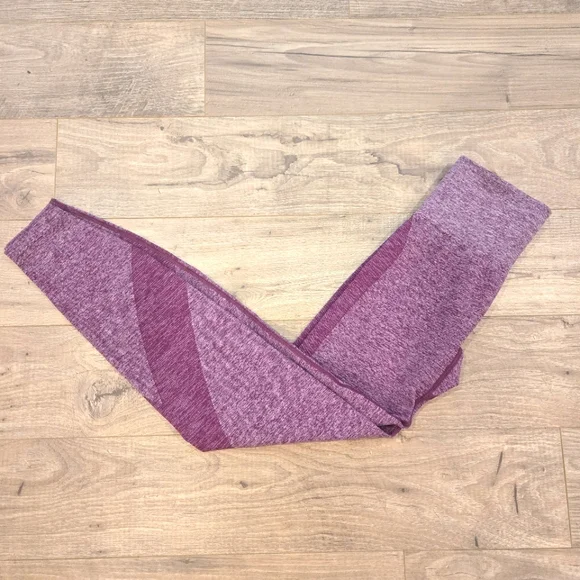 NWOT Women's Athletic Cropped Contour Purple High Waisted Leggings Size XS - Picture 8 of 8